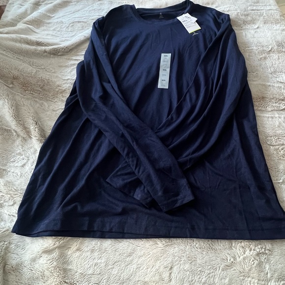 Old Navy Go-Dry Long Sleeve Shirt - Picture 4 of 4